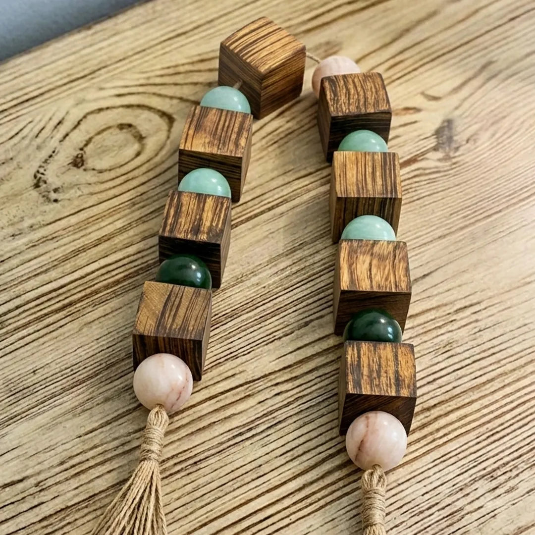 RI25-NG07 Luhpar Decorative Wood & Stone Garland Green & Natural with Tassels