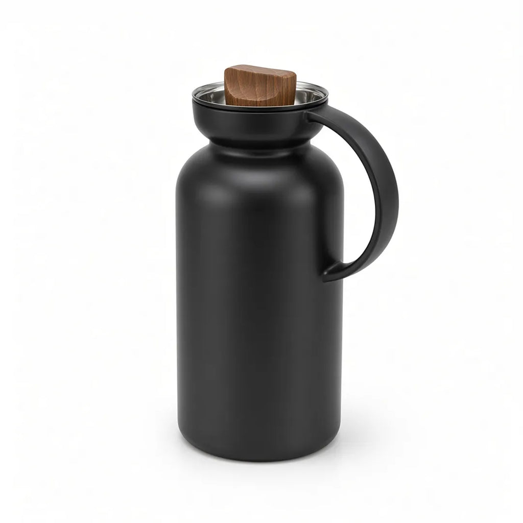 502876 Eva Solo Silhouette Vacuum Jug – Matte Black with Brass Pouring Lip, 1.0 Litre