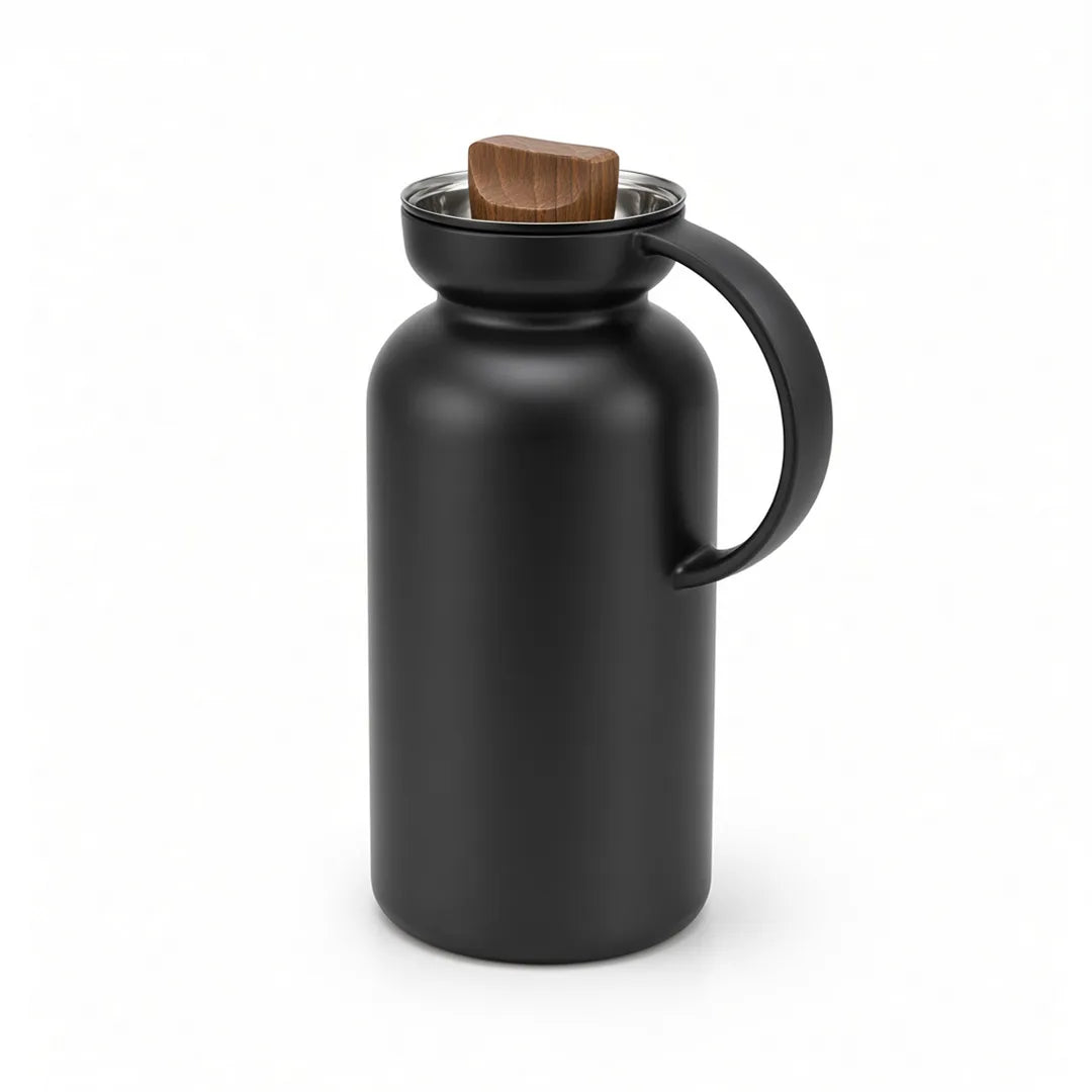 502876 Eva Solo Silhouette Vacuum Jug – Matte Black with Brass Pouring Lip, 1.0 Litre