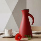 502913 Eva Solo Sculptural Vacuum Jug – Shiny Red, 1.0 Litre