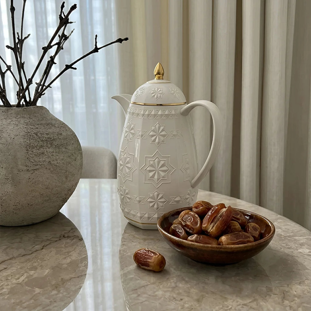 RS-711-06-A01 Rose Dallah Geometric Embossed Arabic Tea Flask – Ivory White & Gold, 650 ML