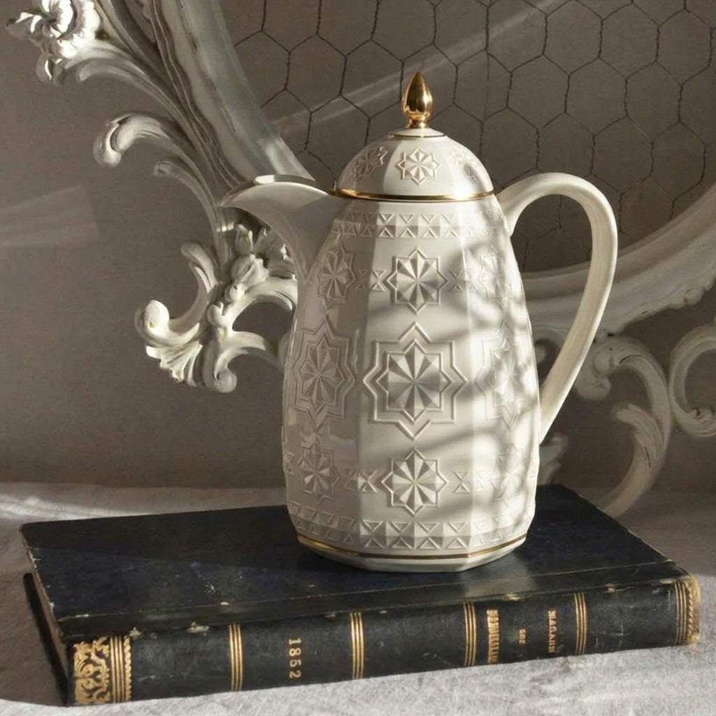 RS-711-10-CF-A01 Rose Dallah Geometric Embossed Arabic Coffee Flask – Ivory White & Gold, 1 Litre