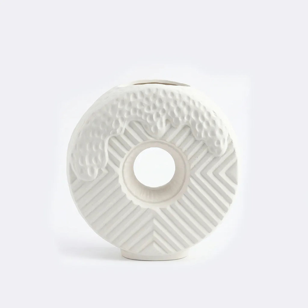 SD391 Ceramic Flower Vase Textured Hollow Round Decorative Vase 26 cm