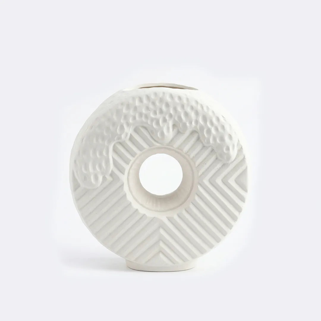 SD391 Ceramic Flower Vase Textured Hollow Round Decorative Vase 26 cm