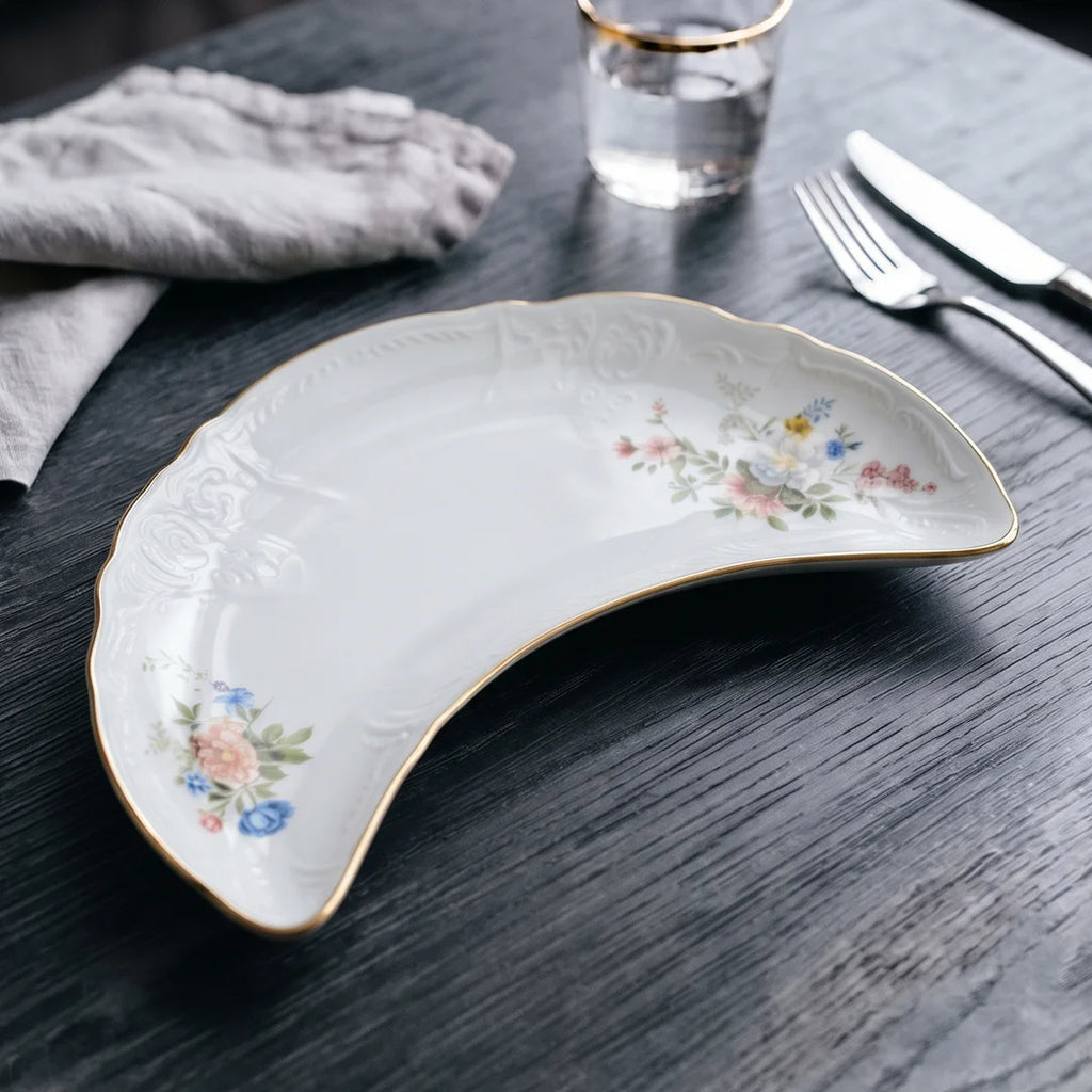 SR-016 Classic Garden Floral Moon Plate with Gold Rim – 22.86 cm
